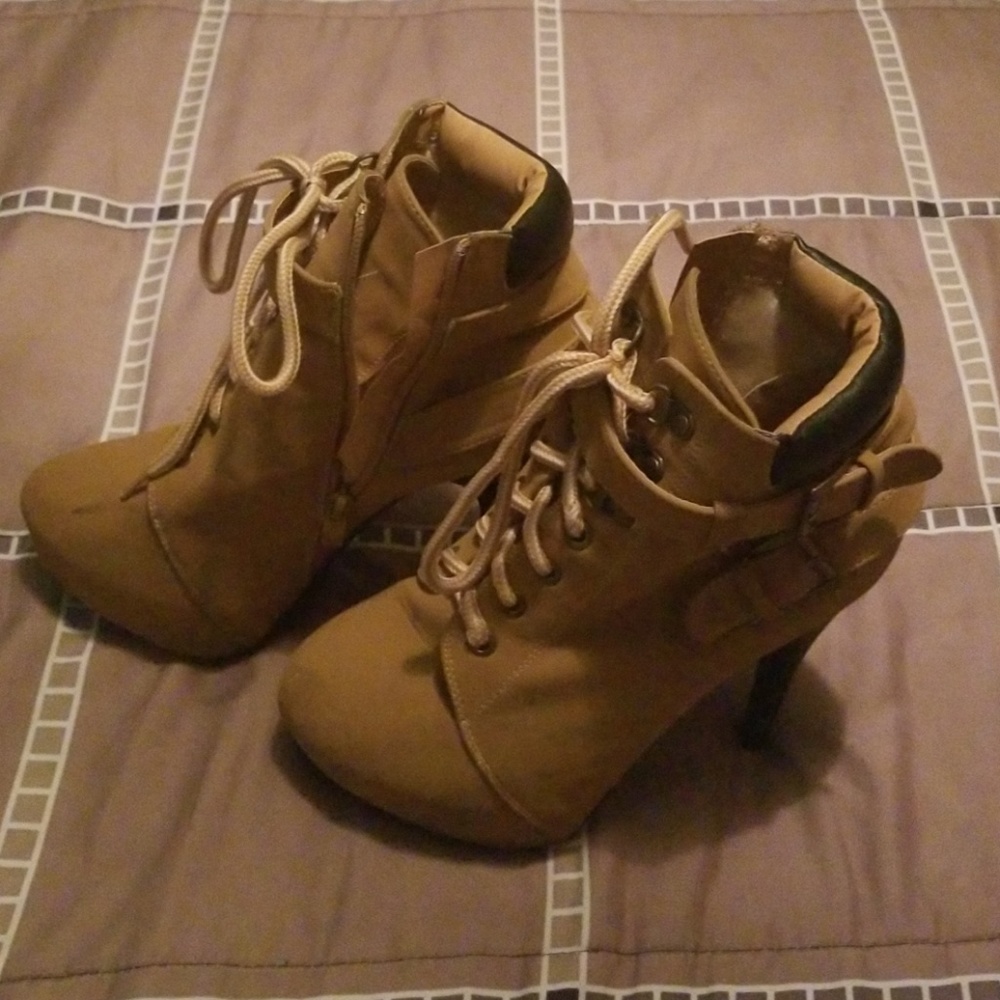 Ankle boots